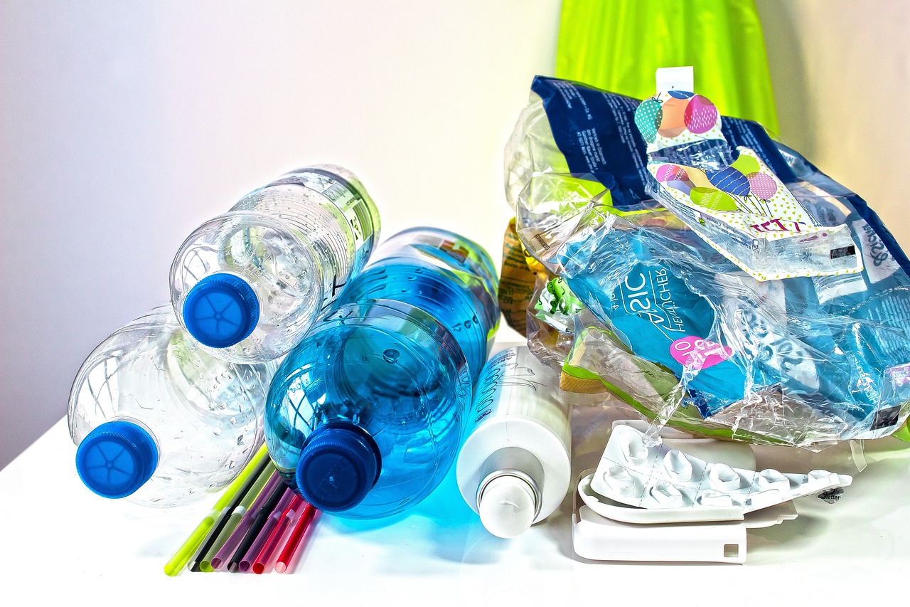Manfaat Daur Ulang Sampah Plastik Untuk Kelestarian Bumi